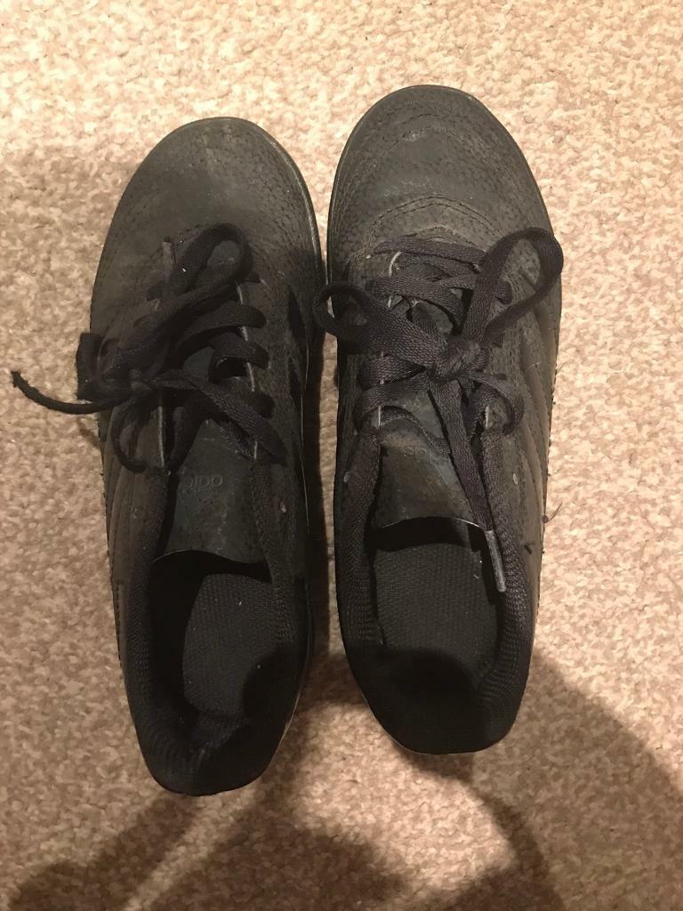 astro turf trainers size 1